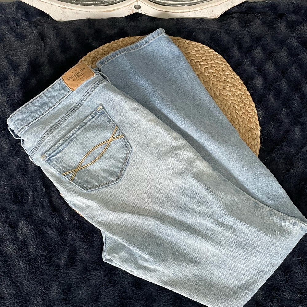 Abercrombie & Fitch Light Wash Jeans
